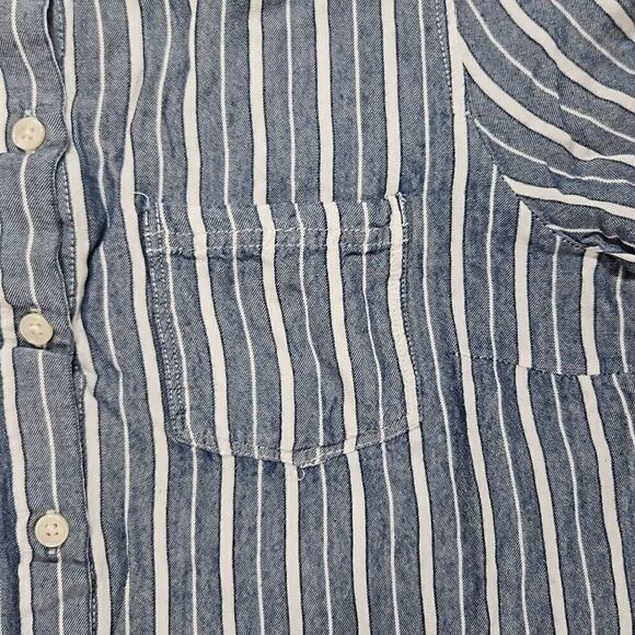 Nautial Style Blue and White Striped Classic Fit Womens Medium Button Down Banan - Picture 5 of 6